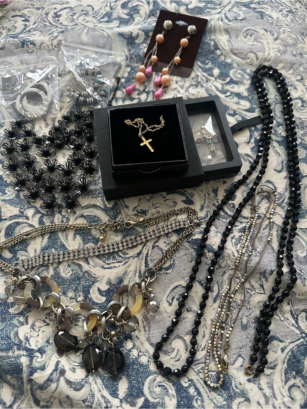 BUNDLE•Earrings,Necklaces & Bracelets..11 Pieces